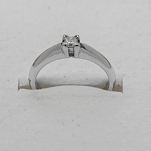 9 ct white gold Diamond ring - Karlen Designs 