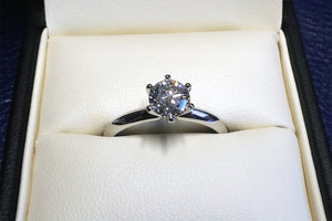Platinum Diamond Solitare Ring.
