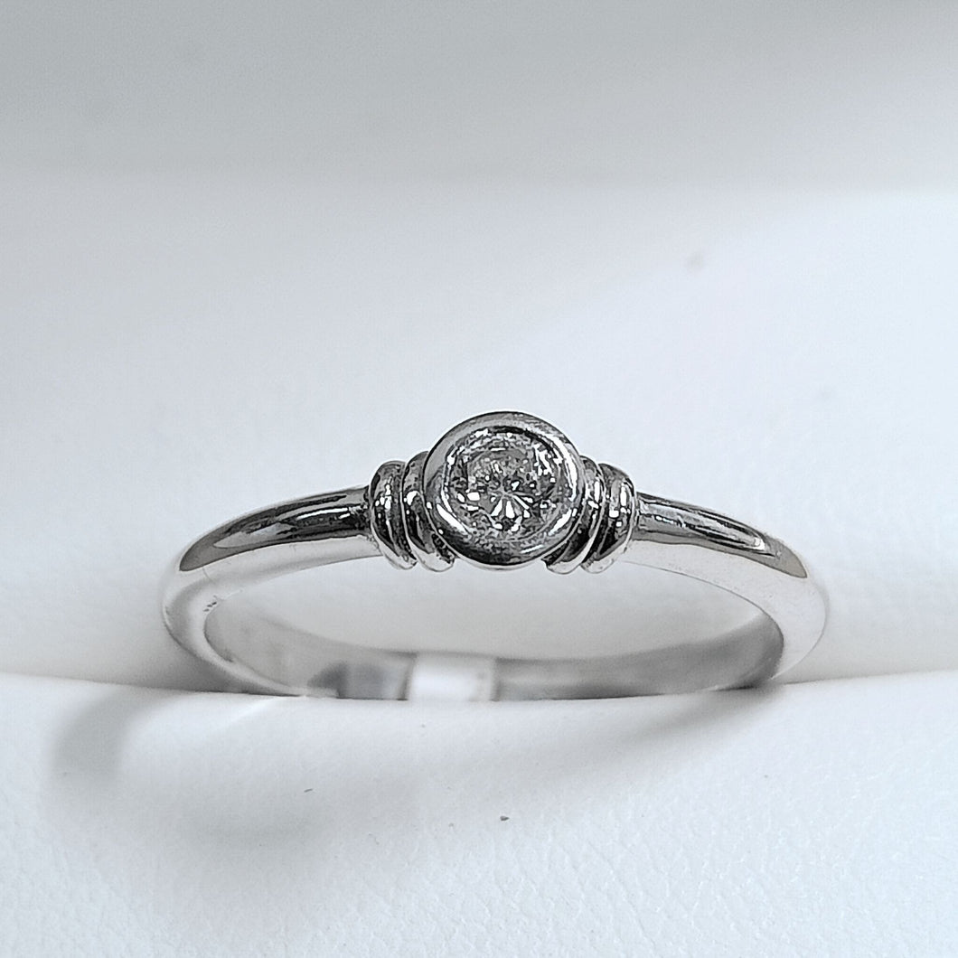 9ct white gold Diamond Solitaire Ring - Karlen Designs 